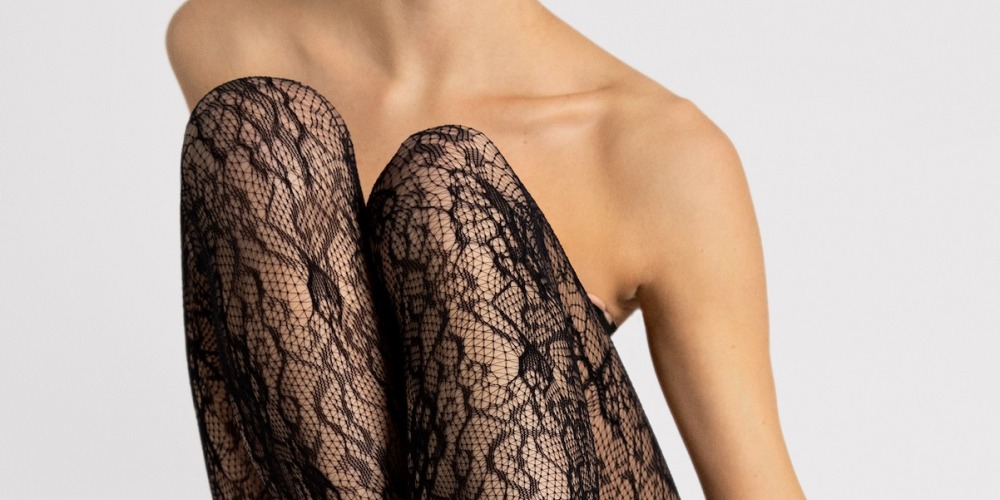 What to wear fishnet tights with and how to style them? Our guide